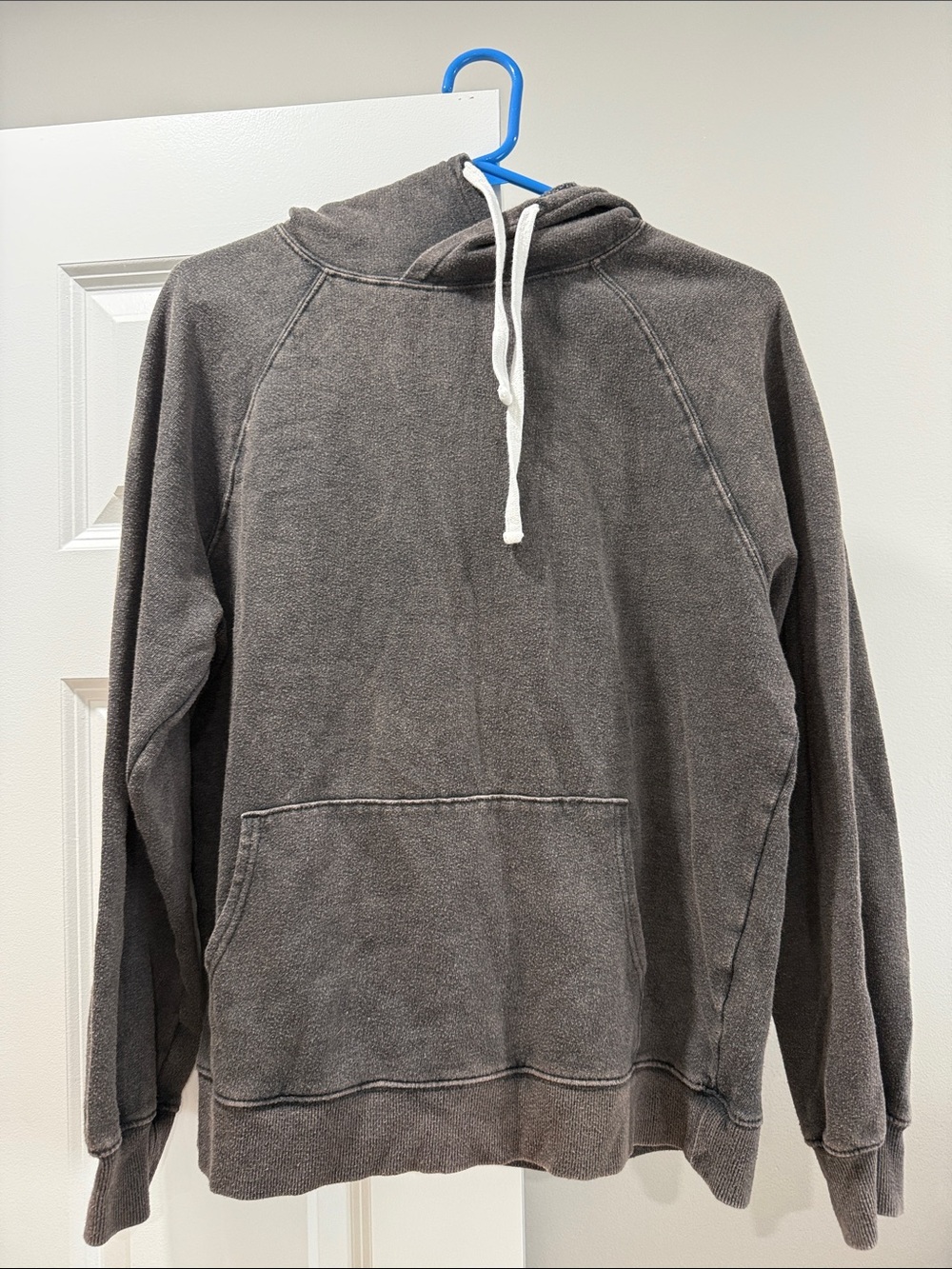 SO Women's Washed Charcoal Pullover Hoodie